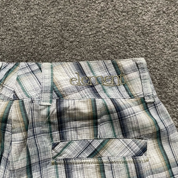 Element Shorts - Picture 4 of 4